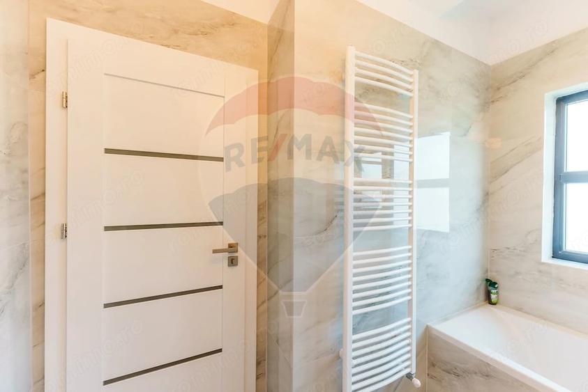 Casă cu 5 camere în Subcetate