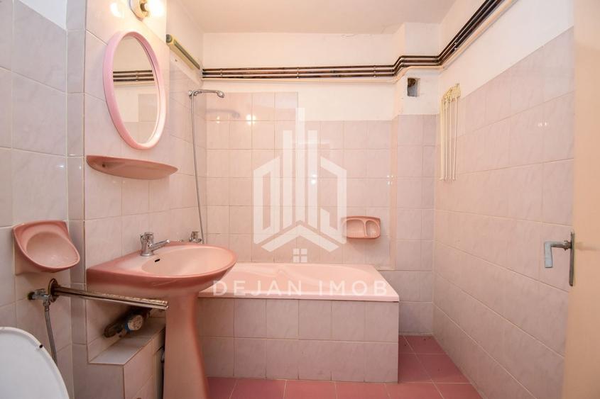 Apartament cu 4 camere circular în Lenin