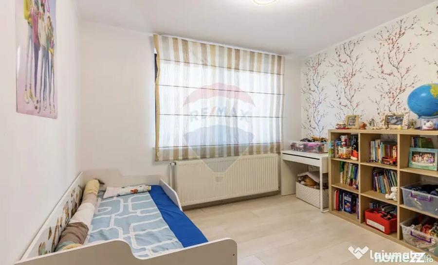 Casă cu 5 camere cu Teren 132 Mp în Domenii