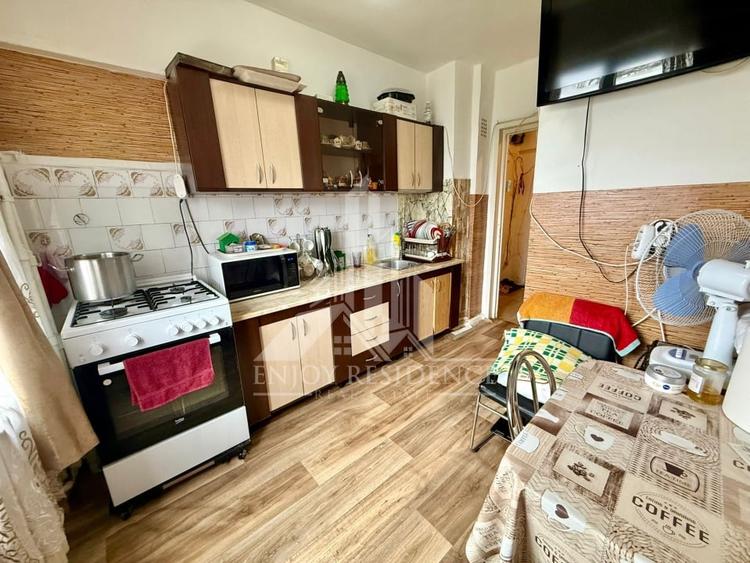 Apartament cu 3 camere decomandat, mobilat în Rahova