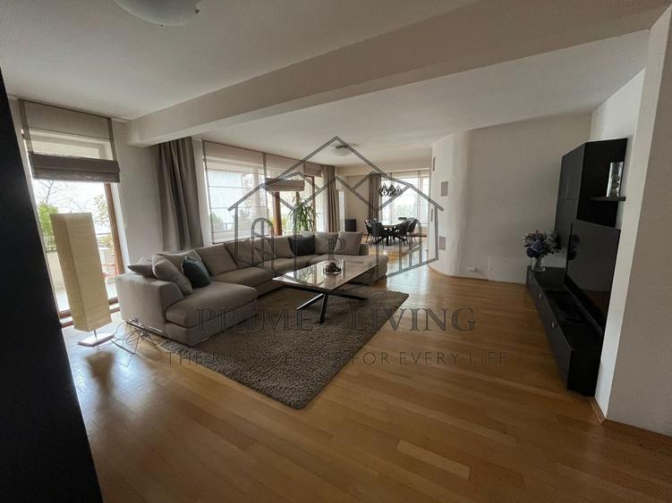 Apartament cu 4 camere decomandat, mobilat în Herăstrău