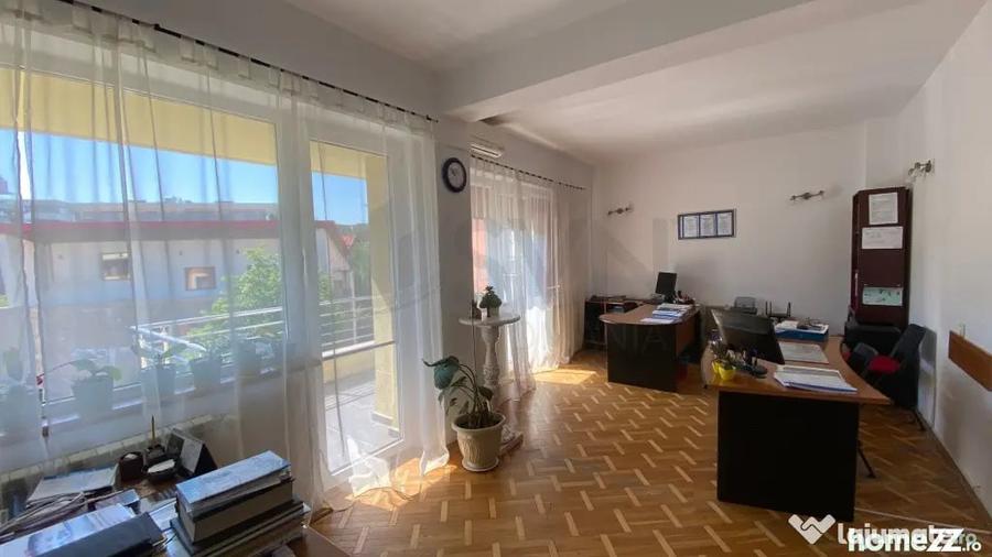 Casă cu 7 camere cu Teren 250 Mp în Nordului