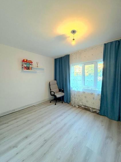 Apartament cu 2 camere semidecomandat în Aradului