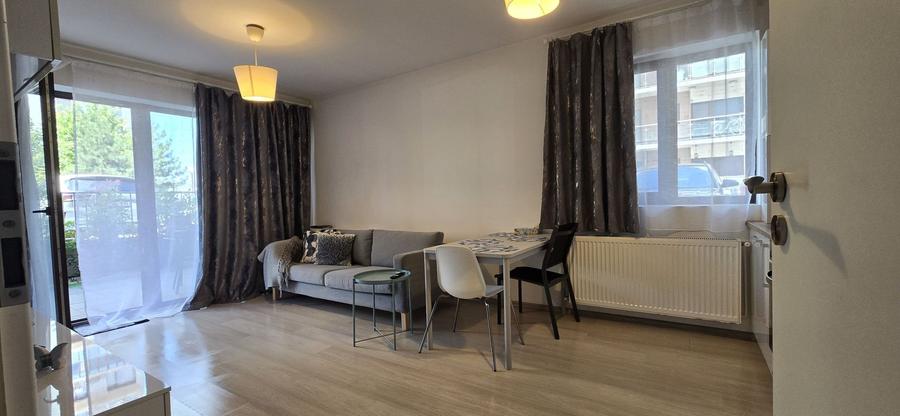 Apartament cu 3 camere decomandat, mobilat în Est