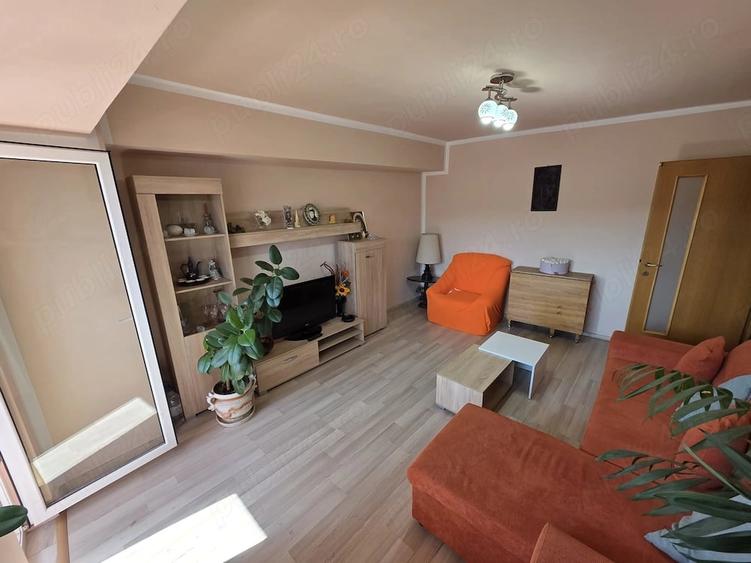 Apartament cu 3 camere decomandat în Colentina