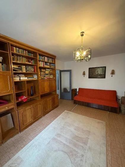 Apartament cu 4 camere decomandat în Brâncoveanu