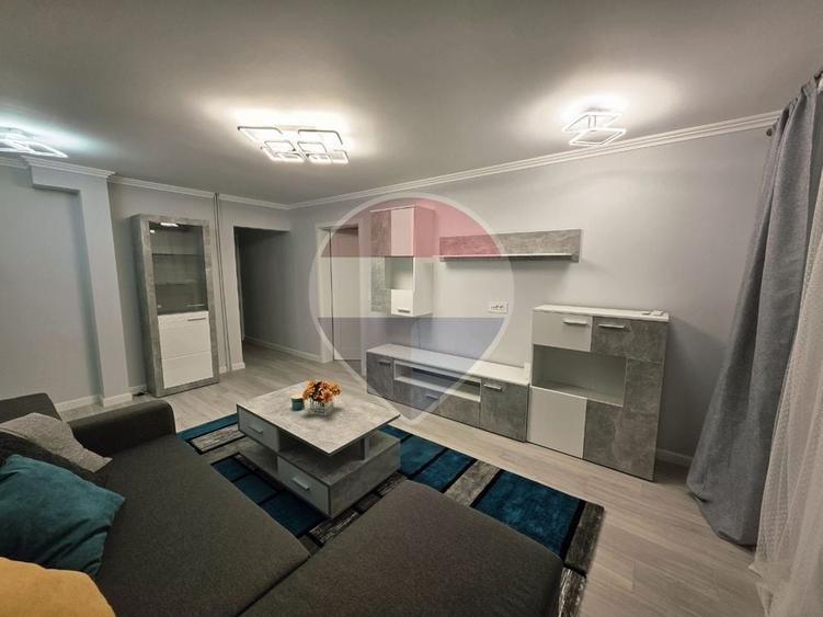 Apartament cu 2 camere semidecomandat, mobilat în Micălaca