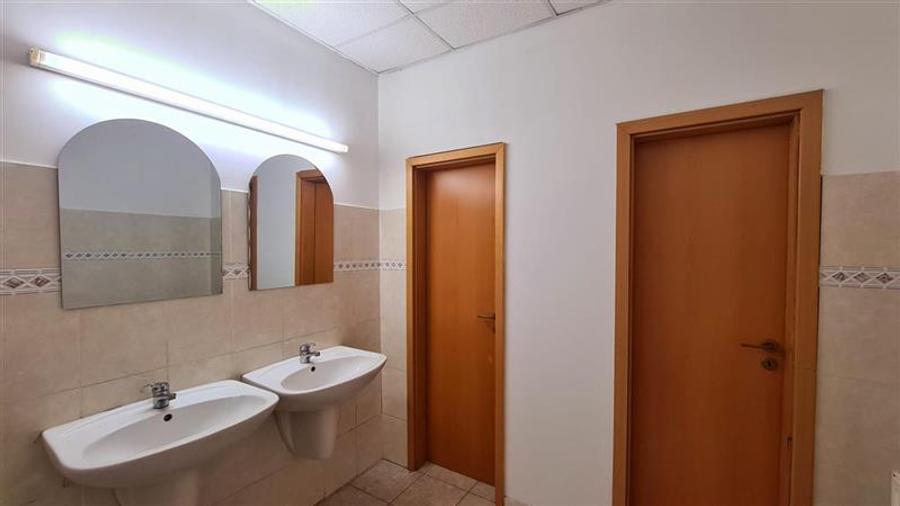 Birou, de 190 mp, în Fabric