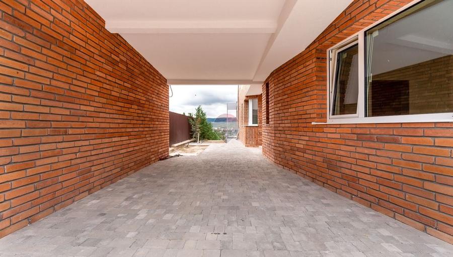 Duplex cu 4 camere cu Teren 325 Mp în Nord-Est