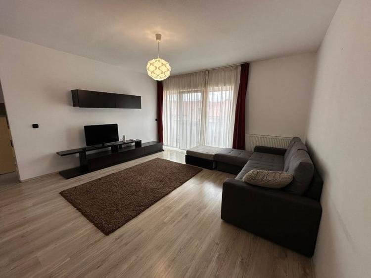 Apartament cu 2 camere semidecomandat, mobilat în Florești — fotografia 3