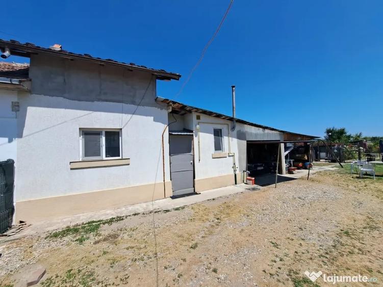 Casă cu 2 camere cu Teren 2000 Mp în Trivale