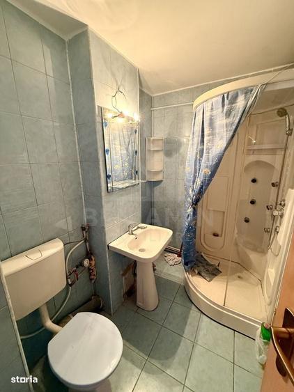 Apartament cu 2 camere semidecomandat în Rovine
