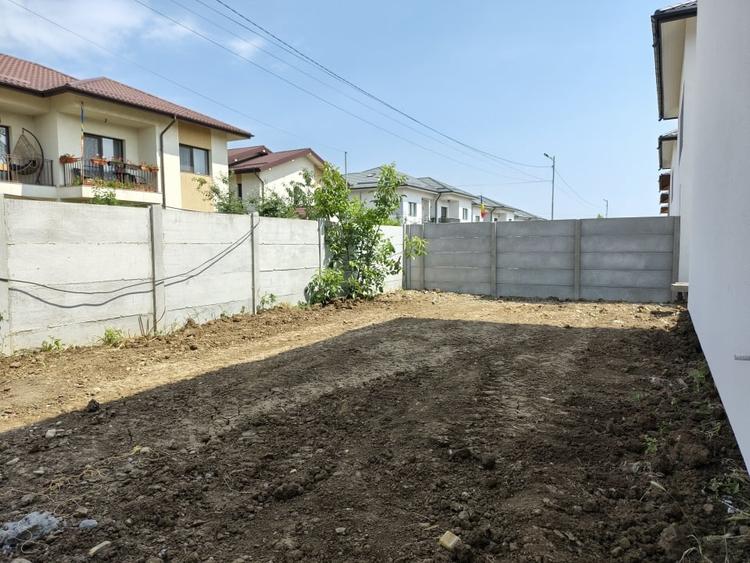 Casă individuală cu 4 camere cu Canalizare în Chiajna