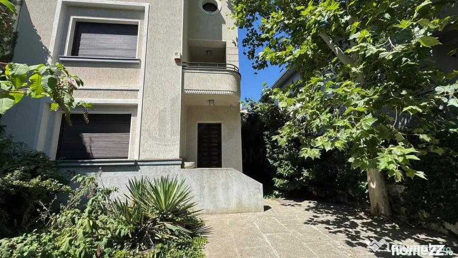 Casă cu 6 camere cu Teren 280 Mp în Calea Călărașilor