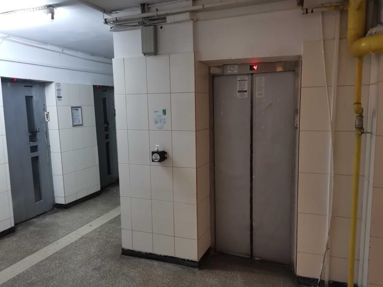 Apartament cu 3 camere decomandat în Morarilor