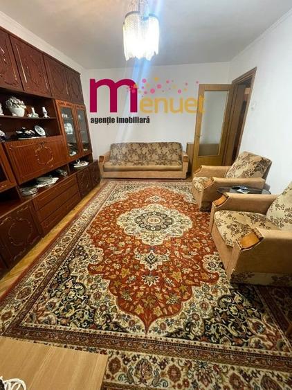 Apartament cu 3 camere decomandat în Central