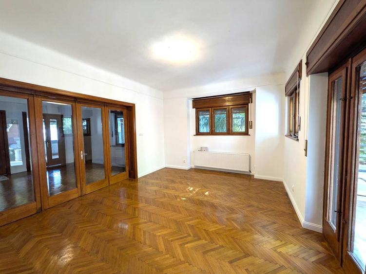 Apartament cu 4 camere decomandat în Aviatorilor