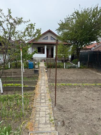 Casă cu 4 camere în Podari