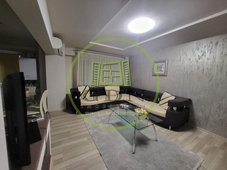 Apartament cu 3 camere, mobilat în Craiovița Nouă