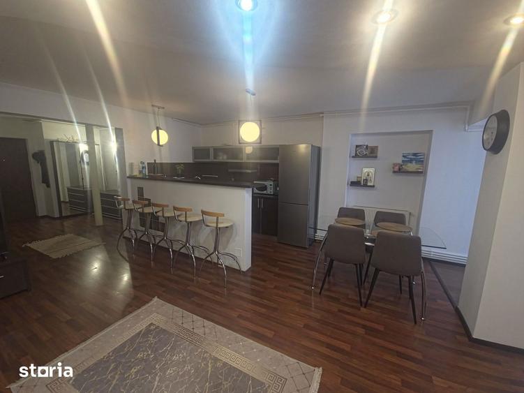 Apartament cu 3 camere decomandat, mobilat în Delfinariu