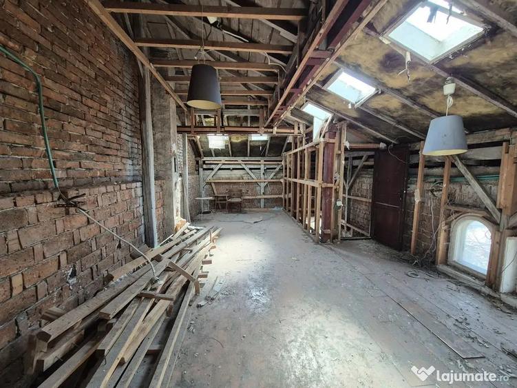 Casă cu 7 camere cu Teren 176 Mp în Baicului