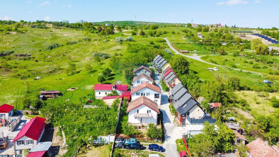 Casă cu 5 camere cu Teren 350 Mp în Iris
