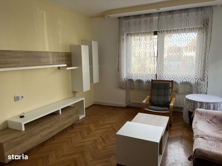 Casă cu 3 camere decomandat în Ștefan cel Mare