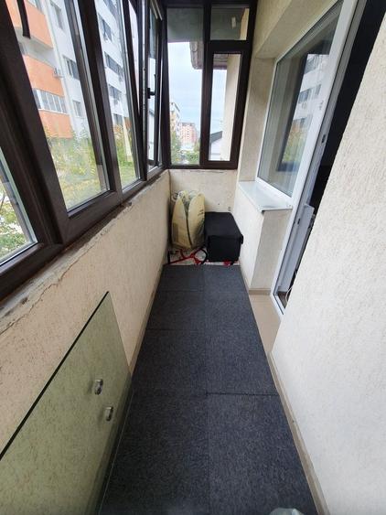 Apartament cu 2 camere decomandat în Roșu