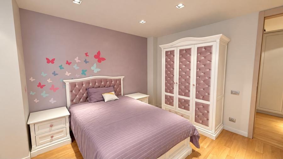 Apartament cu 4 camere, mobilat în Băneasa
