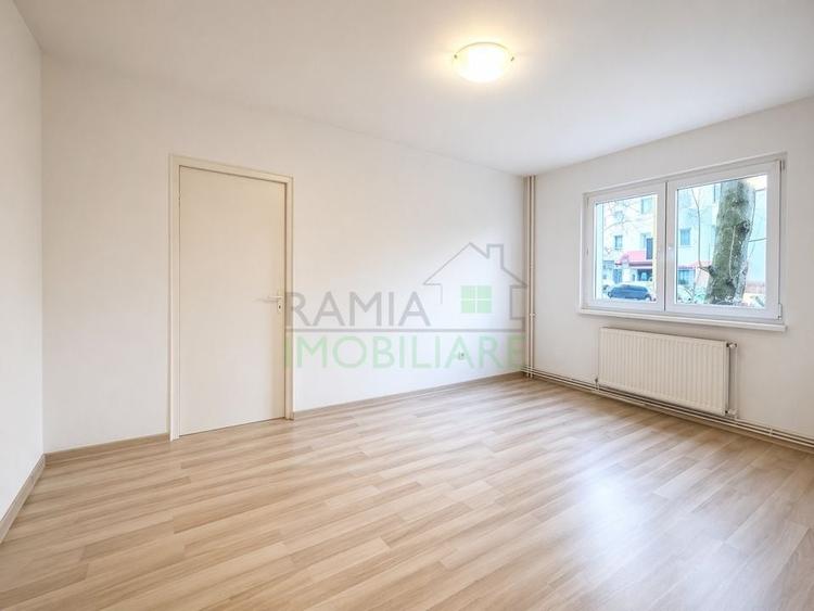 Apartament cu 2 camere semidecomandat în Gemenii