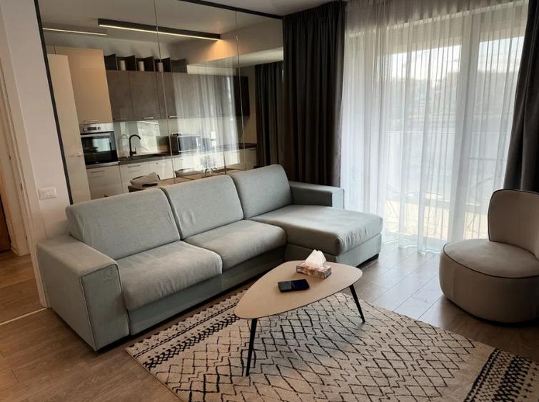 Apartament cu 2 camere semidecomandat în Aviației