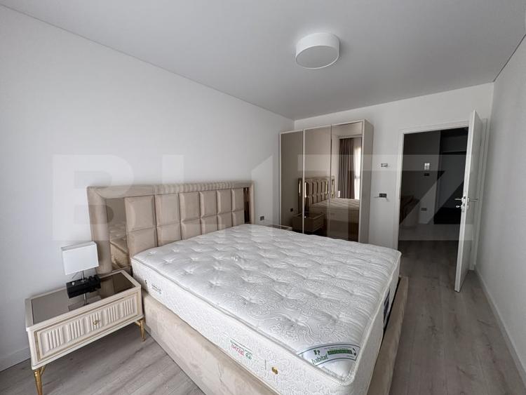Apartament 3 camere, lux, parcare, zona UMF - 1