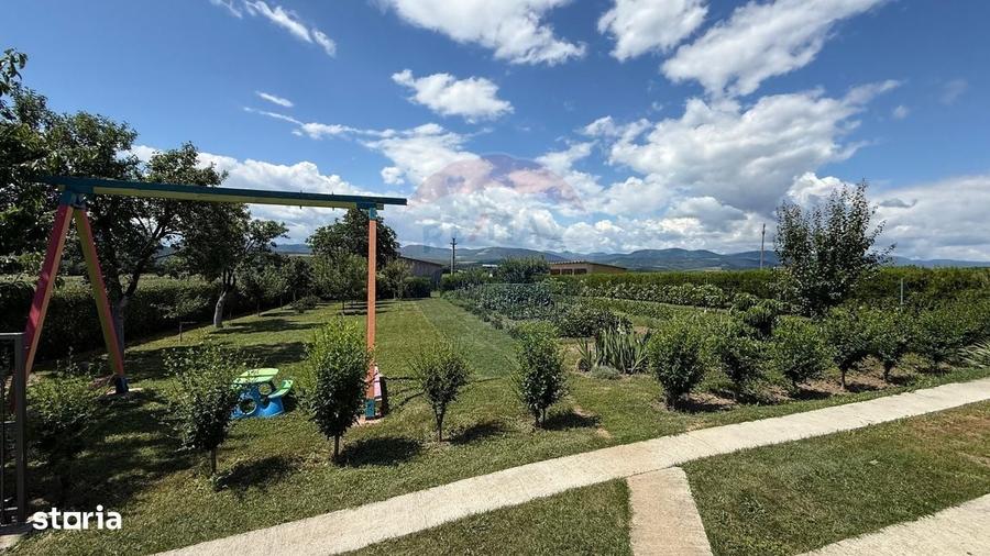 Casă cu 3 camere în Mărăști
