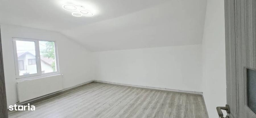 Casă individuală cu 5 camere cu Canalizare în Lunca Cetățuii