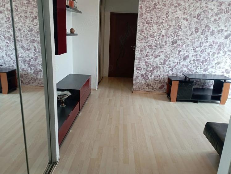 Apartament cu 2 camere semidecomandat în Gojdu