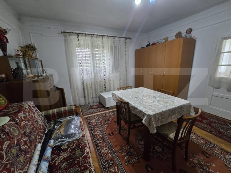 Casă individuală cu 3 camere cu Canalizare în Iernut