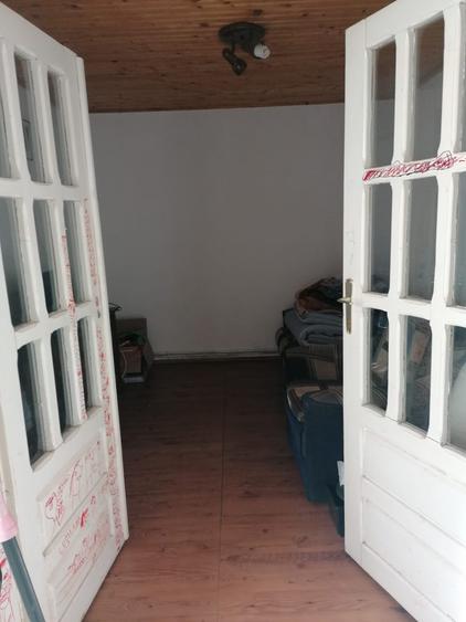 Casă cu 4 camere cu Teren 1600 Mp în Singureni