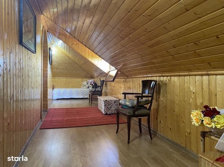 Casă cu 4 camere decomandat cu Teren 596 Mp în Central