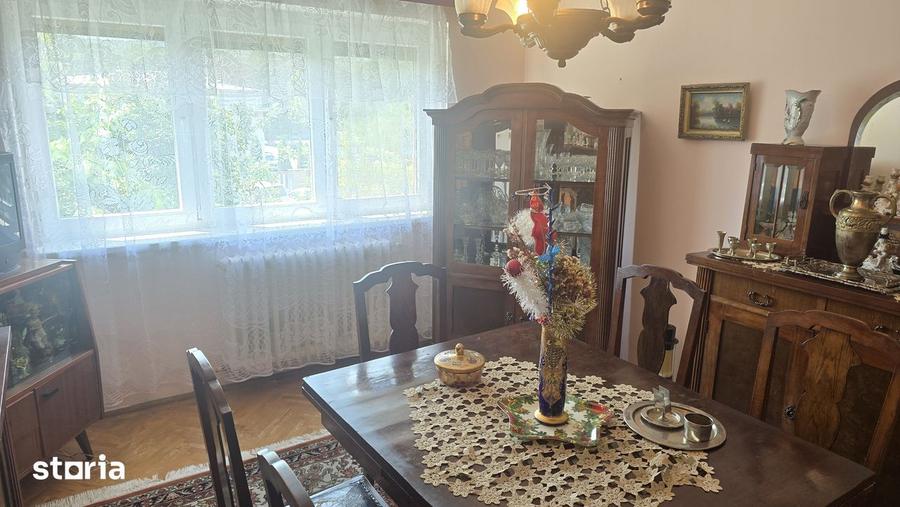 Apartament cu 4 camere decomandat în Mihai Eminescu