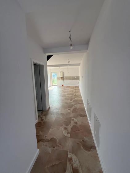 Duplex cu 4 camere cu Canalizare în Sânandrei