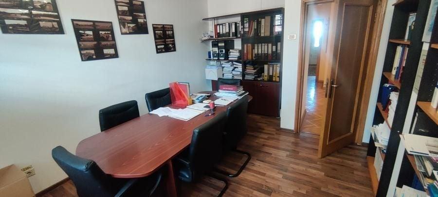 Casă individuală cu 5 camere cu Canalizare în Doamna Ghica