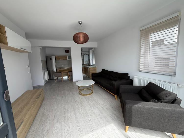 Apartament cu 2 camere semidecomandat, mobilat în Tractorul — fotografia 1