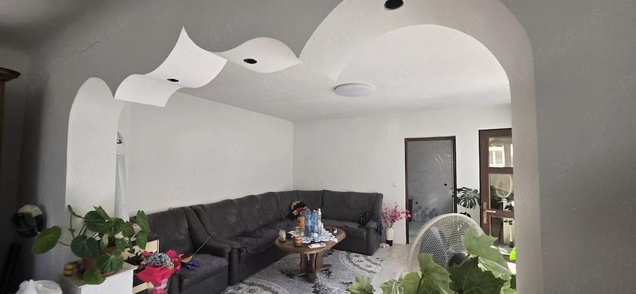Casă cu 3 camere cu Teren 7273 Mp în Țețchea