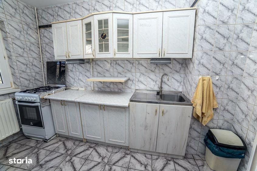 Apartament cu 3 camere decomandat, mobilat în Berceni