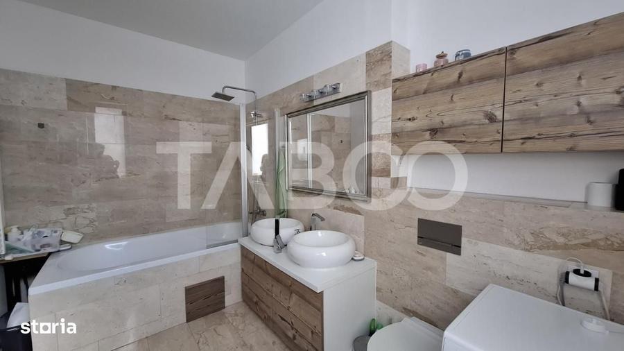 Casă cu 4 camere decomandat cu Teren 375 Mp în Central