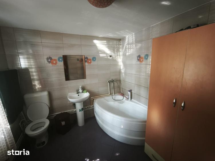 Casă cu 3 camere cu Teren 210 Mp în Est