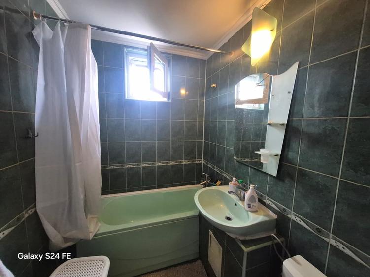 Apartament cu 2 camere decomandat în Precista