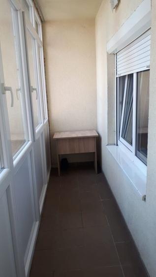 Apartament cu 3 camere decomandat în Girocului