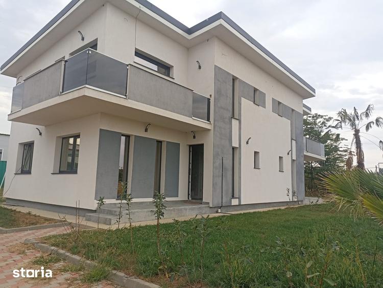 Casă cu 4 camere cu Teren 300 Mp în Curtești