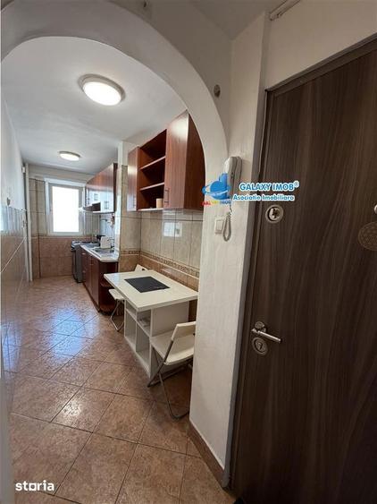 Apartament cu 2 camere semidecomandat, mobilat în Grivița
